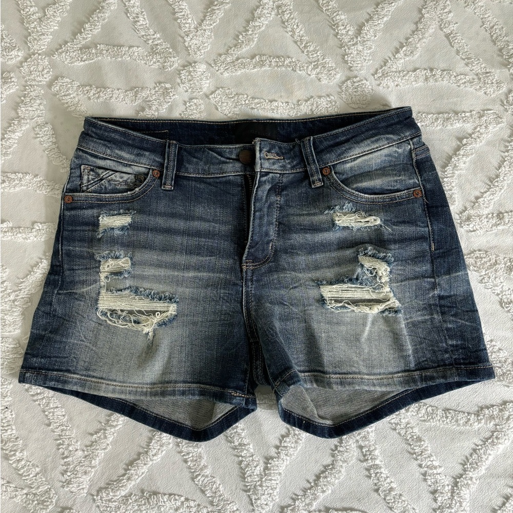Women’s BUCKLE Jean Shorts